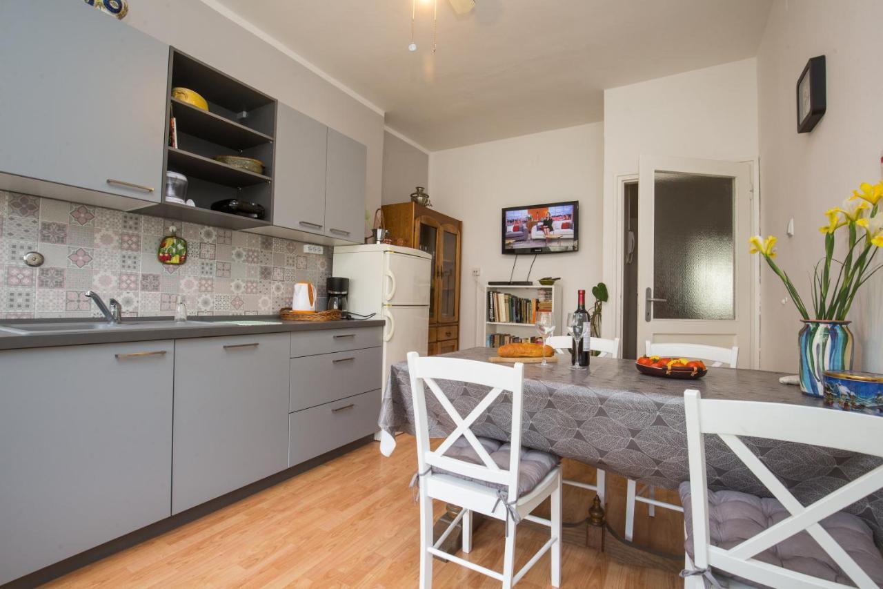 Pietas Iulia Appartement Pula Buitenkant foto
